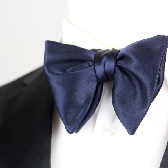 Camellucci Men's Self-tied Bow Tie Big Butterfly Navy Charmeuse 100%Silk S722 - Picture 5 of 9